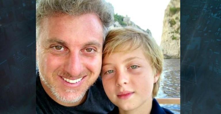 Luciano Huck fala sobre o filho na abertura do Caldeirão do Huck: ‘Semana assustadora’