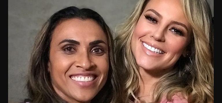 Paolla Oliveira posa com Marta, faz desabafo e pede país menos machista