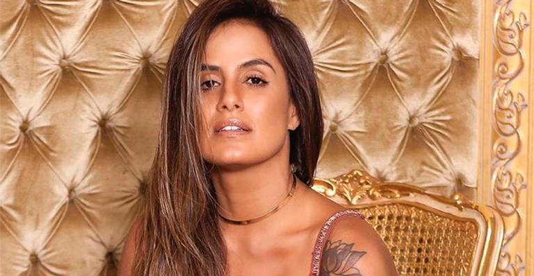 Ex-BBB Carol Peixinho sensualiza para a câmera e provoca: ”Bota o carão também”