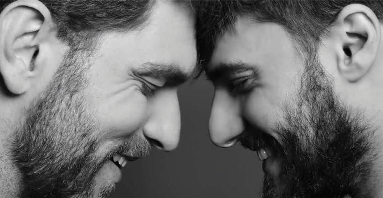 Hugo Bonemer reata com namorado e ganha declaração de amor: ”Te amo”