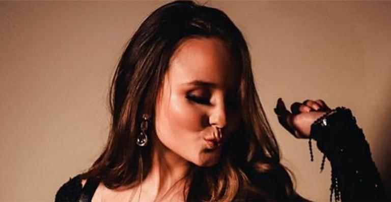 Larissa Manoela esbanja sensualidade em look nada discreto