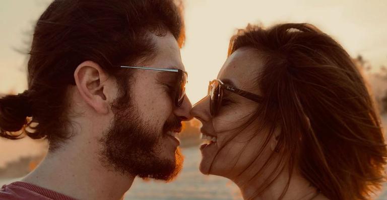 Caio Paduan curte fim de semana ao lado da namorada Cris Dias