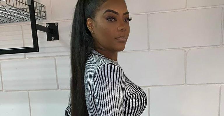 Ludmilla fica babando ao ver decote profundo da namorada: ‘É minha’