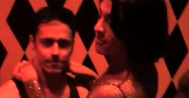 Pabllo Vittar beija boy misterioso e identidade do gato é revelada
