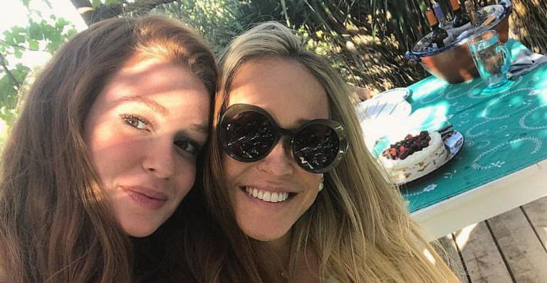 Mãe de Marina Ruy Barbosa parabeniza a filha com foto da infância: ‘‘Segura e determinada’’