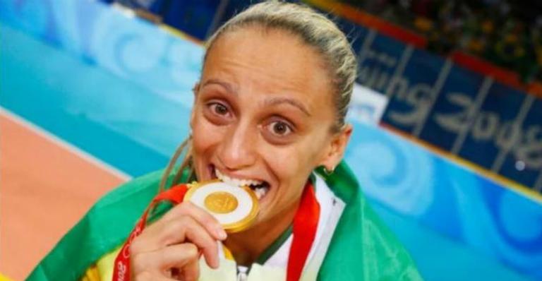 Ex-jogadora de vôlei Fabi celebra o nascimento da primeira herdeira nas redes: ”Amor maior”