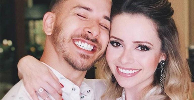 Sandy e Junior chocam com primeira foto do palco da turnê Nossa História