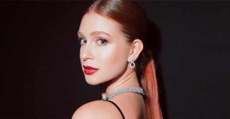 Marina Ruy Barbosa surge poderosa de lingerie na piscina e marido comenta