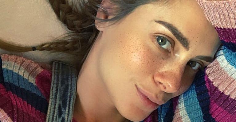 Carolina Dieckmann surge linda e recebe muitos elogios na web