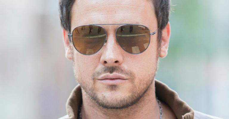 Sergio Guizé surge em foto com Juliana Paes e entrega ”spoiler” de ‘A Dona do Pedaço’