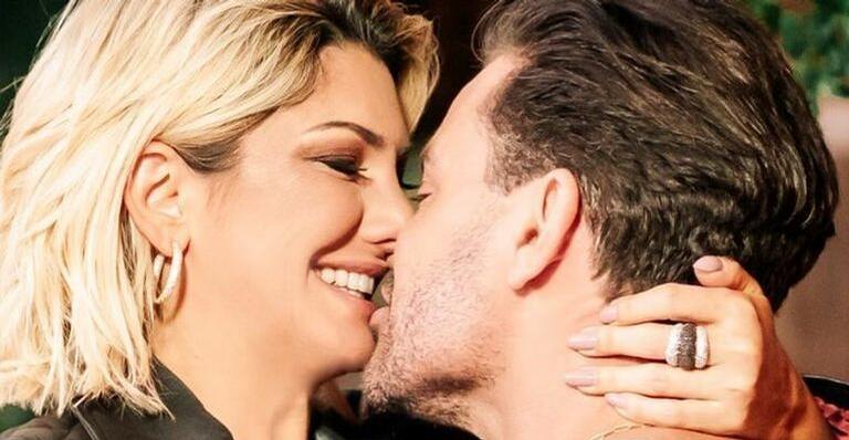 Antonia Fontenelle impressiona com declaração de amor para Eduardo Costa