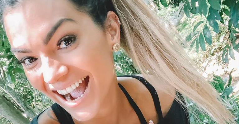 Kelly Key surge em foto rara com o filho do meio e se diverte: “Eu puxo, agarro, e clico mesmo!”