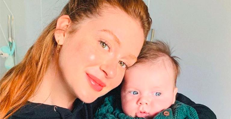 Marina Ruy Barbosa posa ao lado de bebê e brinca: ”Tia babona”