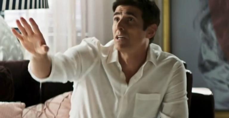 ‘A Dona do Pedaço’: Régis fica na miséria após perder tudo num cassino