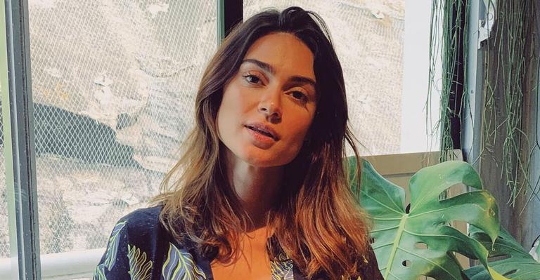 Thaila Ayala recorda o início da carreira há 13 anos ao lado de grandes atores