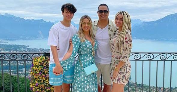 Carla Perez curte viagem pela Suíça ao lado do marido e dos filhos