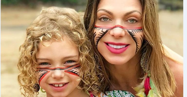 Sheila Mello leva a filha para conhecer a Amazônia: ”Lugar mágico”