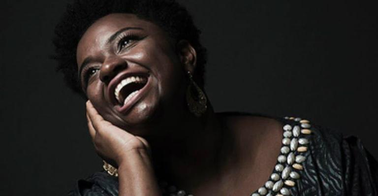 Lembra dela? Ellen Oléria, vencedora do ‘The Voice Brasil’, mostra rosto da primeira filha