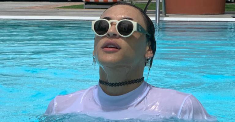 Pabllo Vittar abala seguidores ao posar de fio dental e exibir bumbum premiado