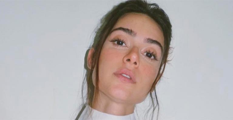 Thaila Ayala surge descabelada e irreconhecível na web