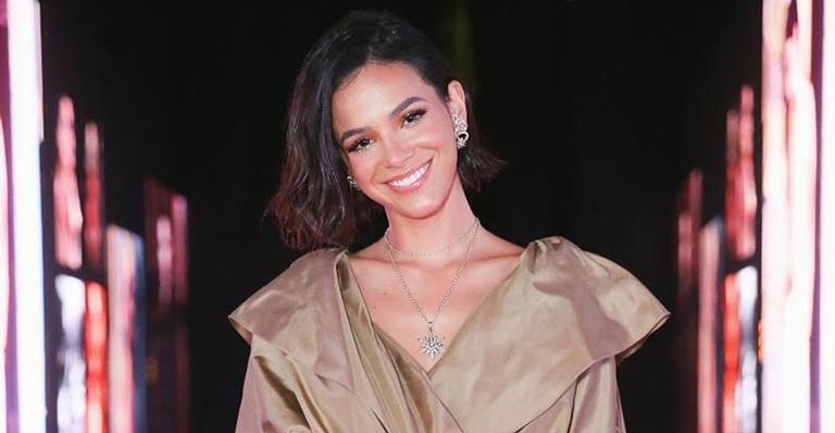 Bruna Marquezine foge da dieta com pratão de arroz e ovo frito