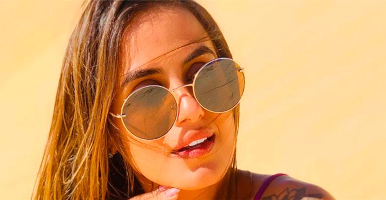 Ex-BBB Carol Peixinho ostenta em clique no mar: ”Peixinho ou sereia?”