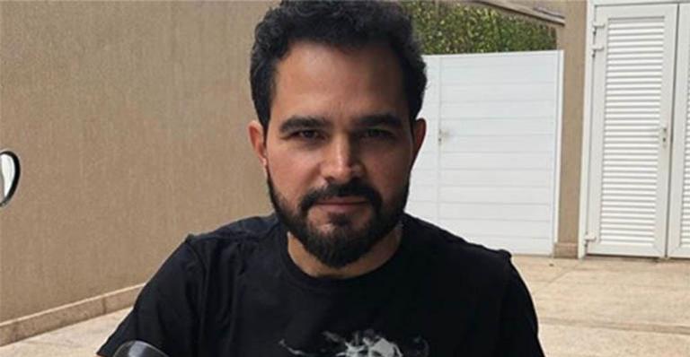 Luciano Camargo mostra foto rara do filho e confunde os fãs: ‘Iguais’