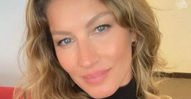 Ao lado da mãe, Gisele Bündchen divide raríssimo clique com as cinco irmãs e beleza impressiona fãs