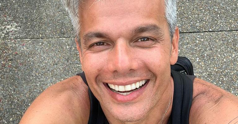 Em viagem, Otaviano Costa é confundido como pai de Flávia Alessandra: “Não sou tão velho assim”