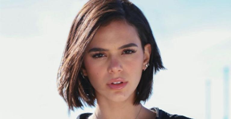 Bruna Marquezine surge de caipira em clique antigo e atualiza as definições de fofura