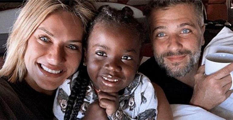 Giovanna Ewbank e Bruno Gagliasso se pronunciam sobre adoção do segundo filho