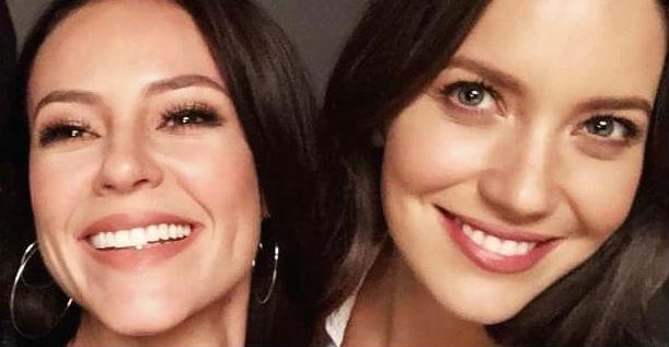 Paolla Oliveira e Nathalia Dill se divertem nos estúdios Globo com suas personagens em A Dona do Pedaço