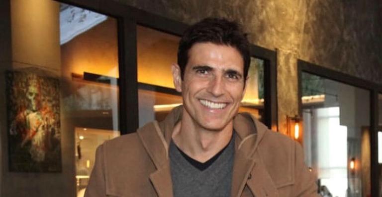 Reynaldo Gianecchini recorda o início da carreira com clique de 19 anos atrás: “Eu tinha 28”
