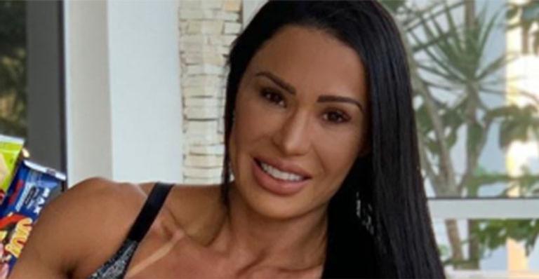 Gracyanne Barbosa sobe no pole dance e deixa seguidores chocados