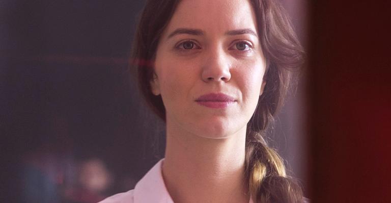 Nathalia Dill revela que machucou o pé: ‘Carga densa’