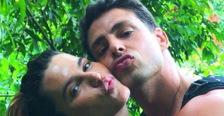 Cauã Reymond e Mariana Goldfarb curtem dia de sol na Costa Rica