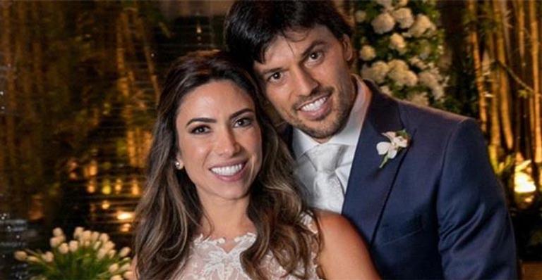 Marido de Patricia Abravanel mostra o rosto do filho caçula em foto rara