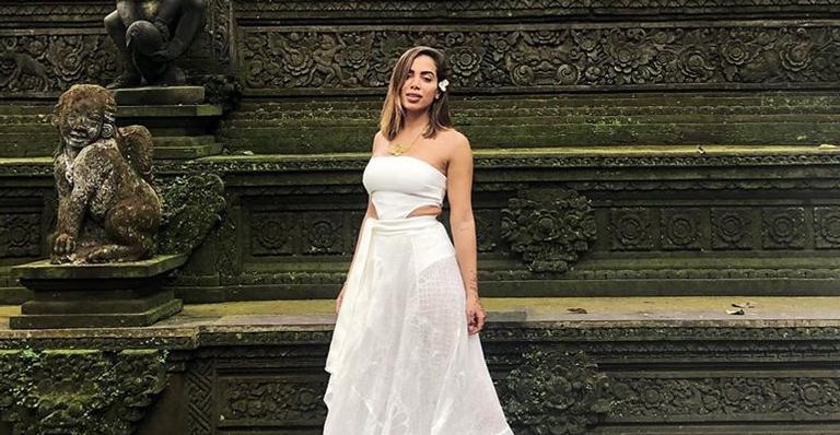 Anitta aparece de surpresa em casamento de fã: ”Espero que vocês sejam muito felizes”