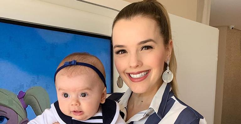 Thaeme encanta fãs ao contar história de look da filha, Liz: ”Tinha o sonho de que um dia meu bebê usasse”