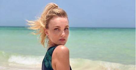 Caroline Trentini curte dia de sol em resort luxuoso com os filhos