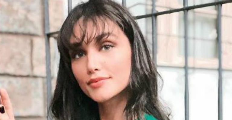 Débora Nascimento surge nua nas redes sociais e beleza impressiona seguidores