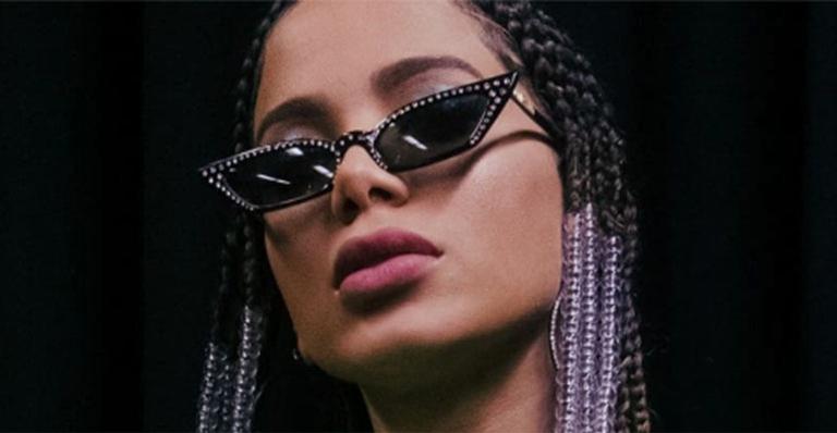 Anitta rebola coladinha com Pedro Scobby em noite de balada em Ibiza