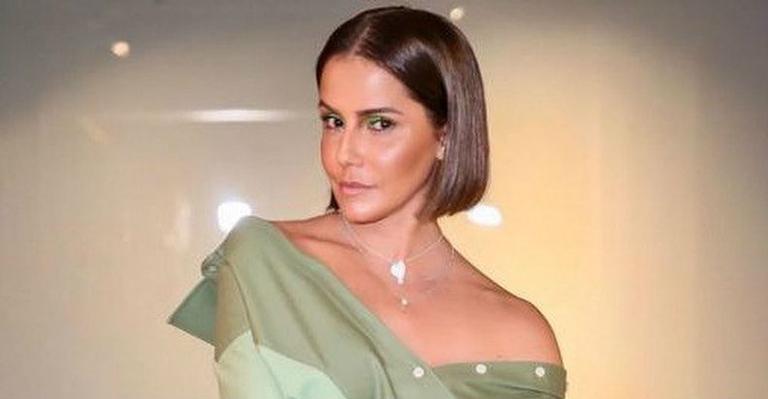 Deborah Secco surge linda com look elegante e encanta seguidores