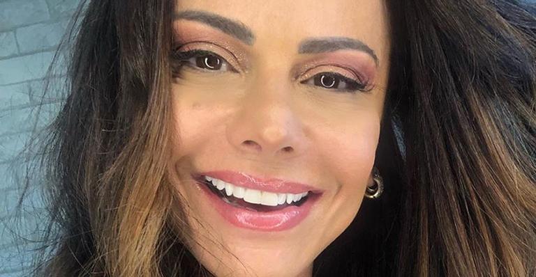 Viviane Araújo lota teatro no Rio de Janeiro e se emociona: “Obrigada Deus”