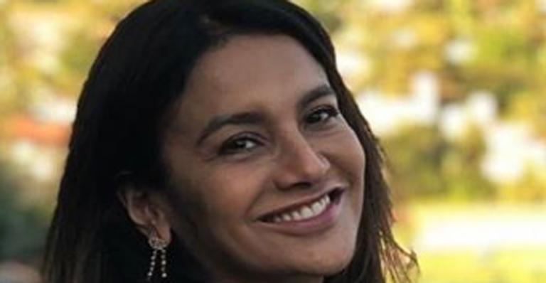 Dira Paes reúne os dois filhos e o marido em foto raríssima: ”Porta-retrato da família”