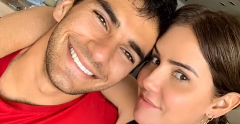 Deborah Secco almoça ao lado de Hugo Moura e declara todo o seu amor: “Te amo”