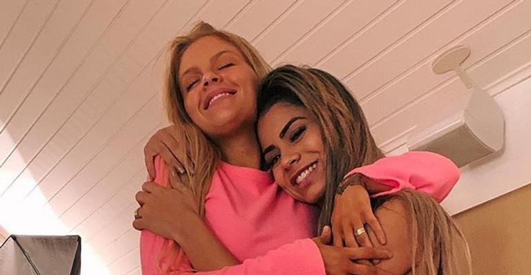 Amigas! Lexa e Luísa Sonza curtem noite do pijama juntas: ”Hoje somos irmãs”