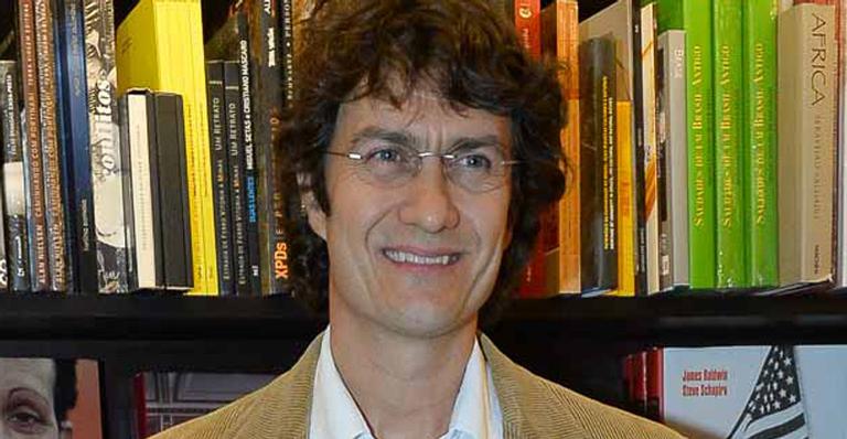 Gabriel Braga Nunes faz raríssima aparição ao lado da filha e beleza impressiona fãs