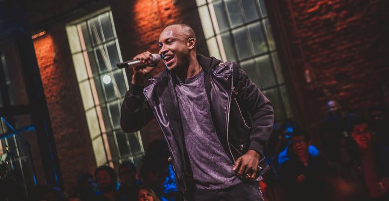 Thiaguinho lança nova música de trabalho e se prepara para a turnê ‘Vibe’