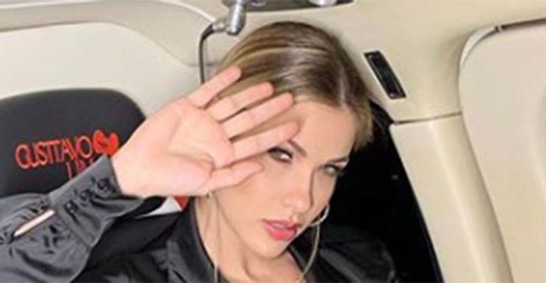 Andressa Suita publica foto divando no jatinho particular de Gusttavo Lima